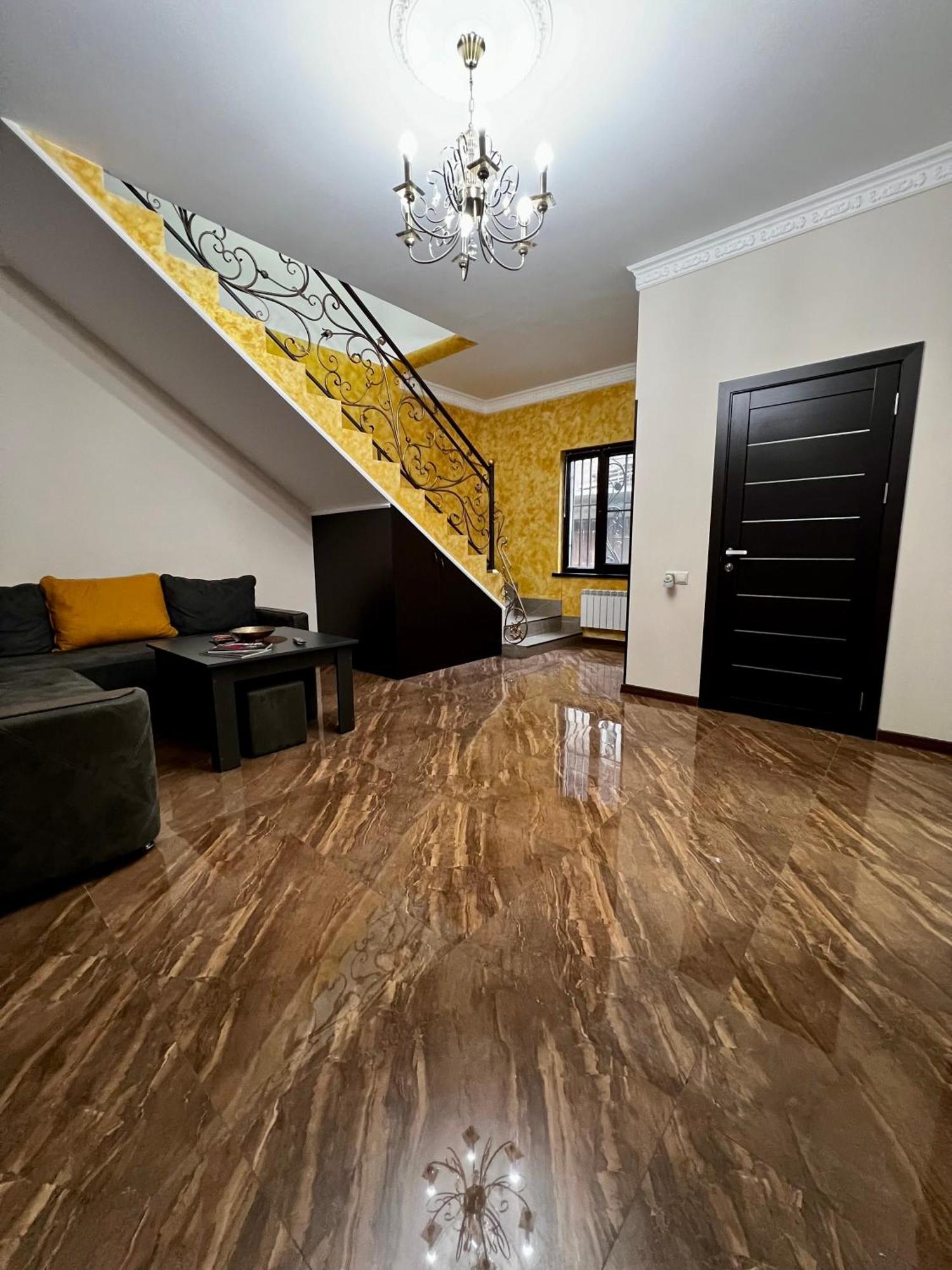 New , Comfortable 3 Bedroom House เยเรวาน ภายนอก รูปภาพ