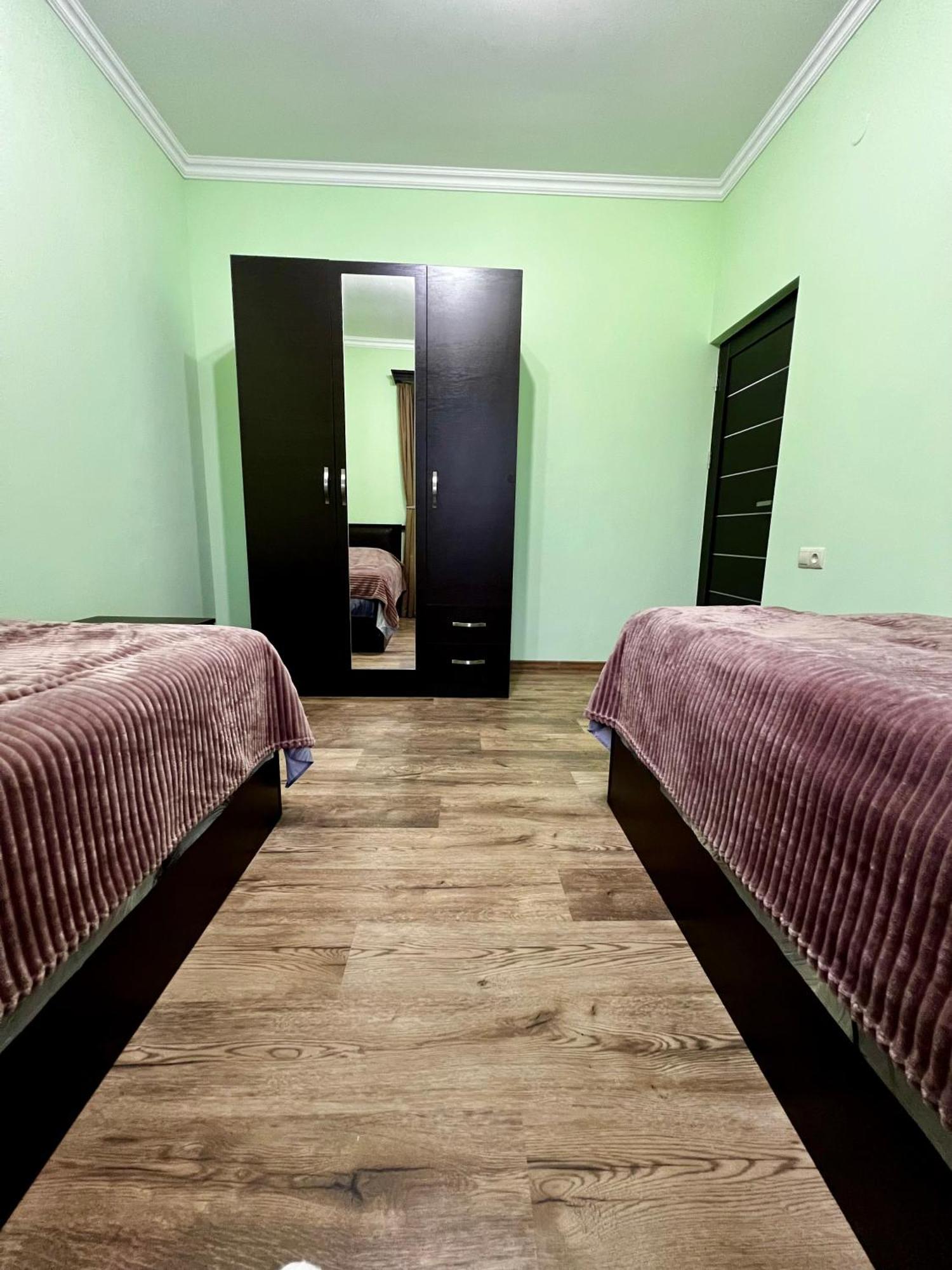 New , Comfortable 3 Bedroom House เยเรวาน ภายนอก รูปภาพ